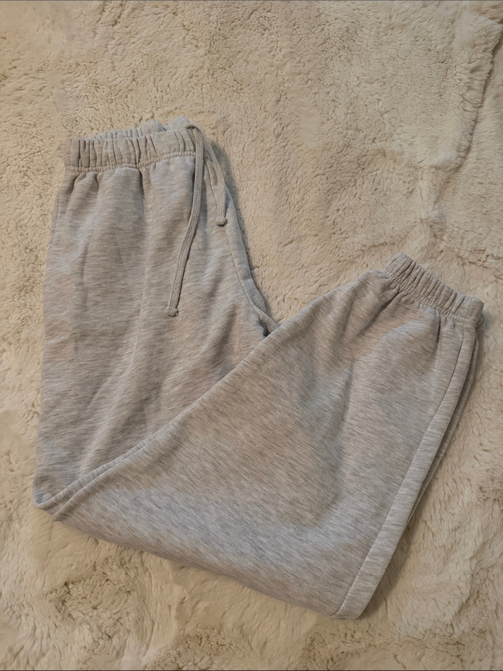 Women’s Light Gray Fleece Joggers with Elastic Waist and Drawstring